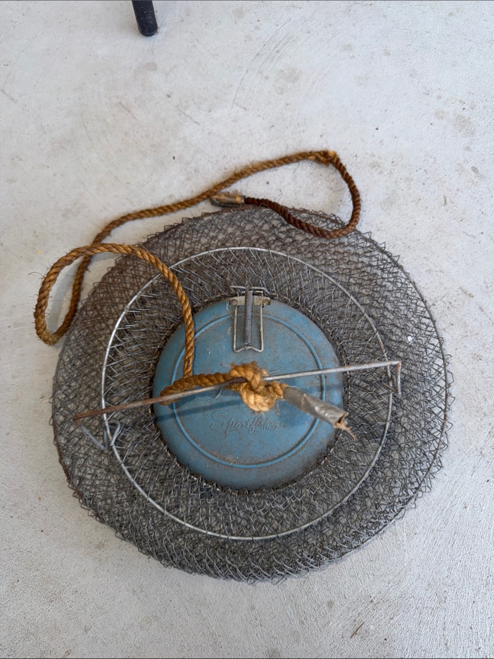 VINTAGE Large Collapsible Metal Wire Mesh Live Fish Basket